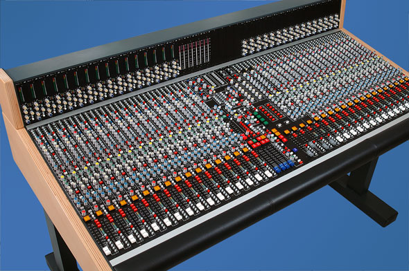 analoge Audio Work Station SRC51 mit 36 Surround Kanälen