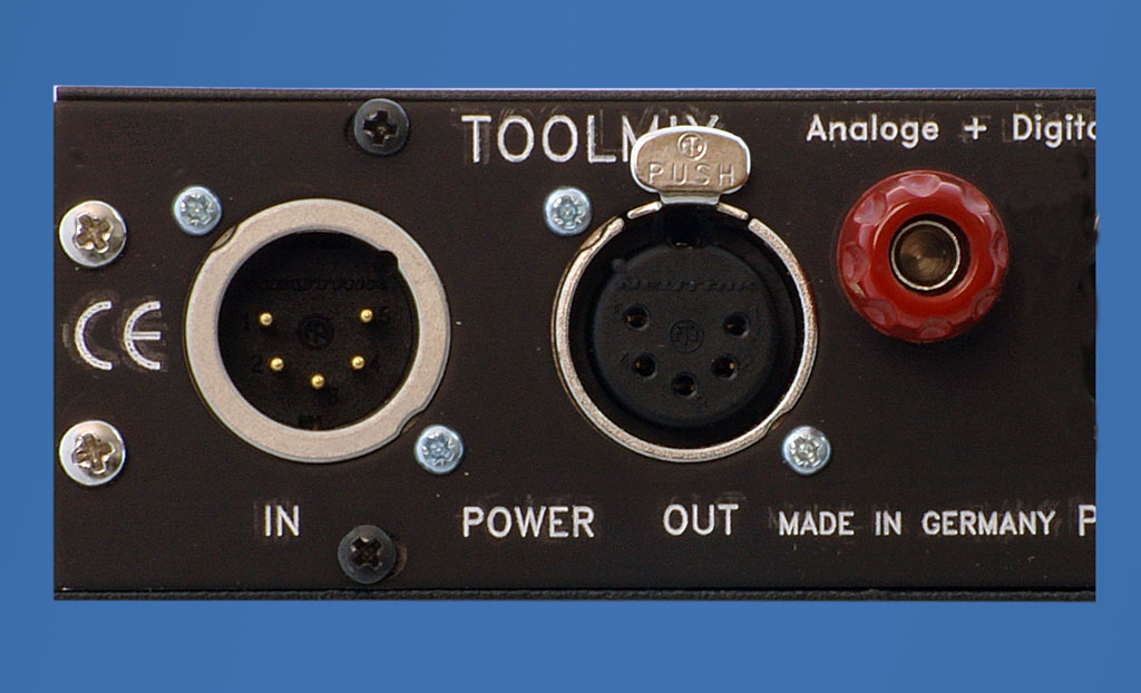 ToolMix32 Power Supply and Ground Terminal