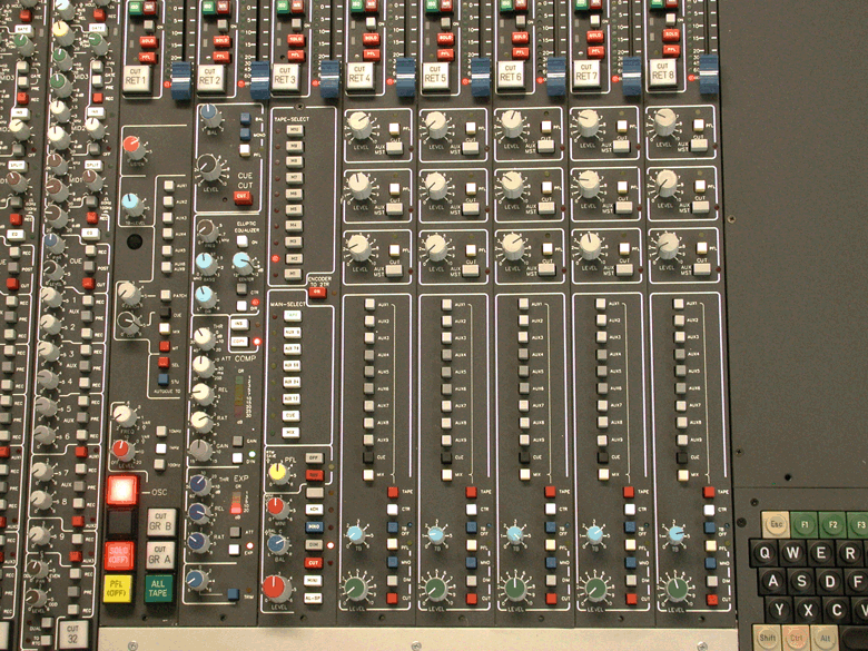 Master Section R with 5 Monitor Modules
